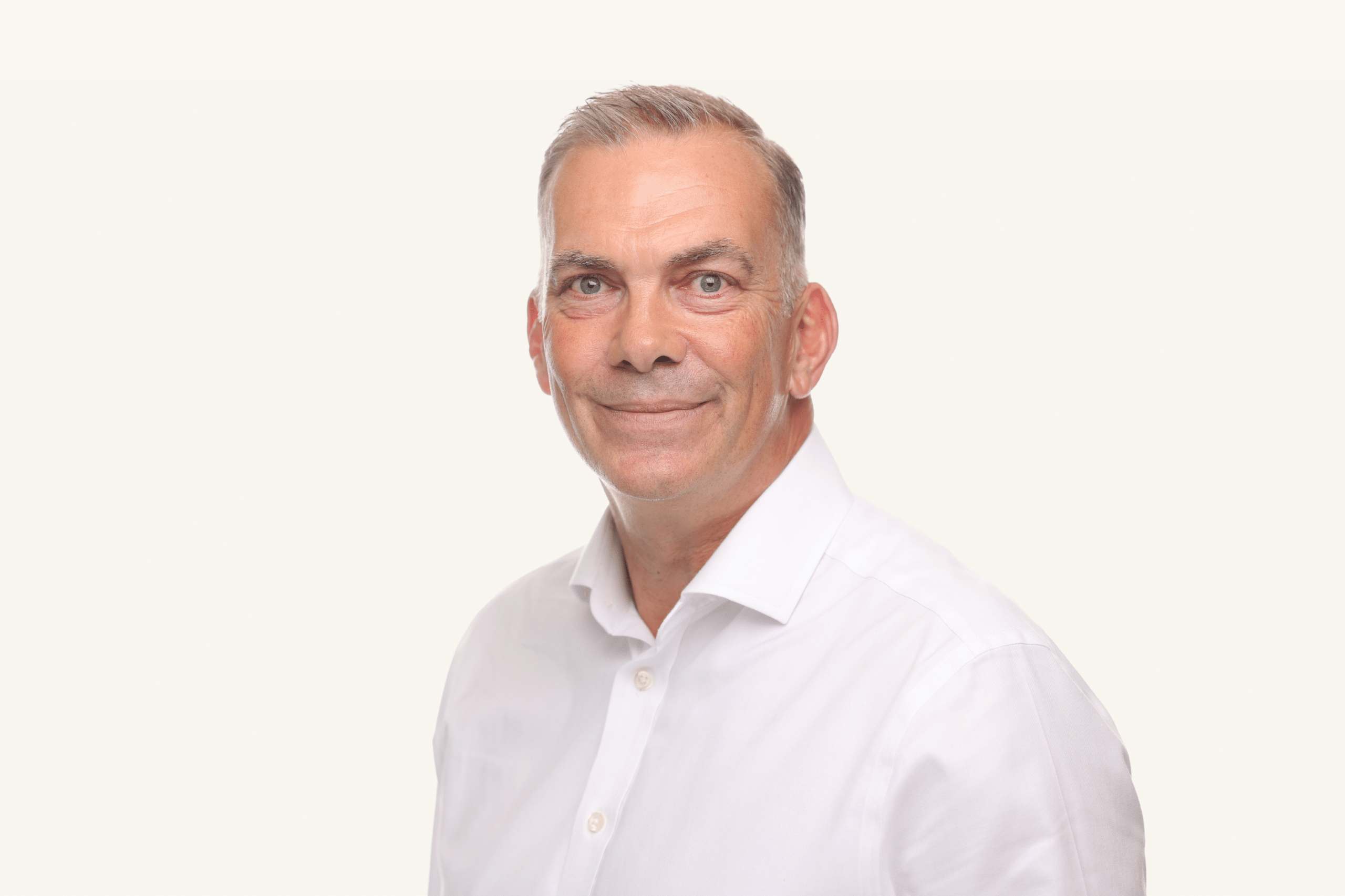 Euna welcomes Darren Williamson